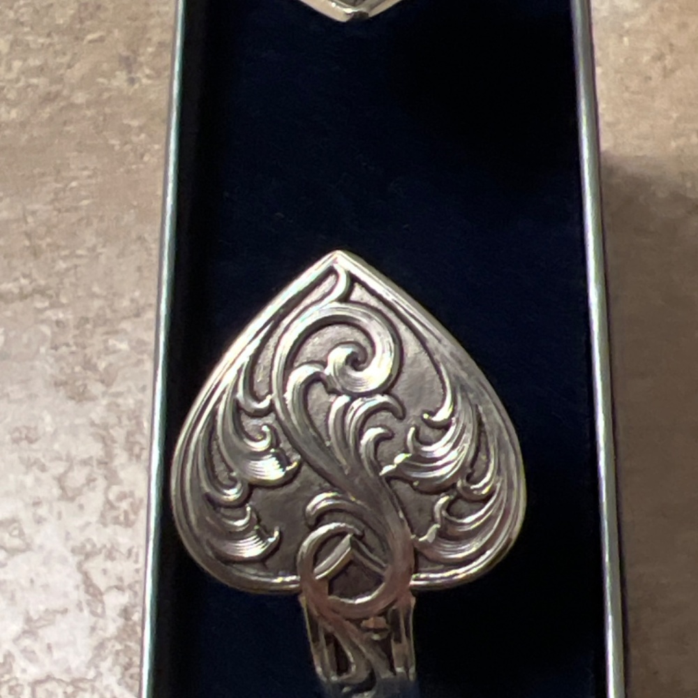 Montana Silversmiths, Ladies Ace of Hearts Cuff Bracelet - Picture 5 of 10